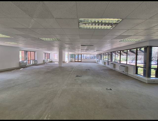338M² OFFICE TO LET IN WOODMEAD